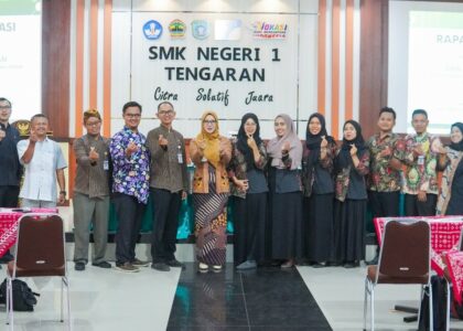 SMK Negeri 1 Tengaran sebagai sekolah pengimbas SMK jejaring Teaching Factory