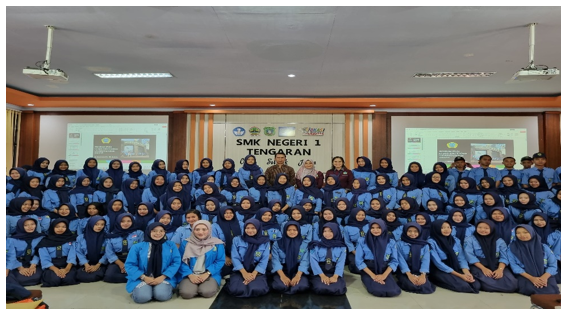Edukasi Pencegahan Anemia dan Pemeriksaan Status Gizi pada Remaja Putri